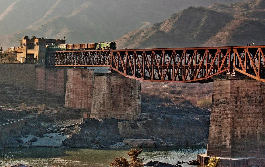 Attock Bridge - Pakistan Railways History